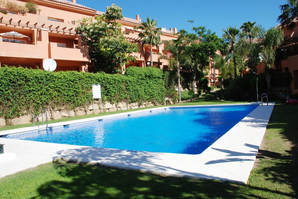 Estepona Marina Apartment ภายนอก รูปภาพ