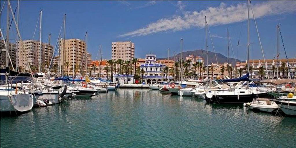 Estepona Marina Apartment ภายนอก รูปภาพ