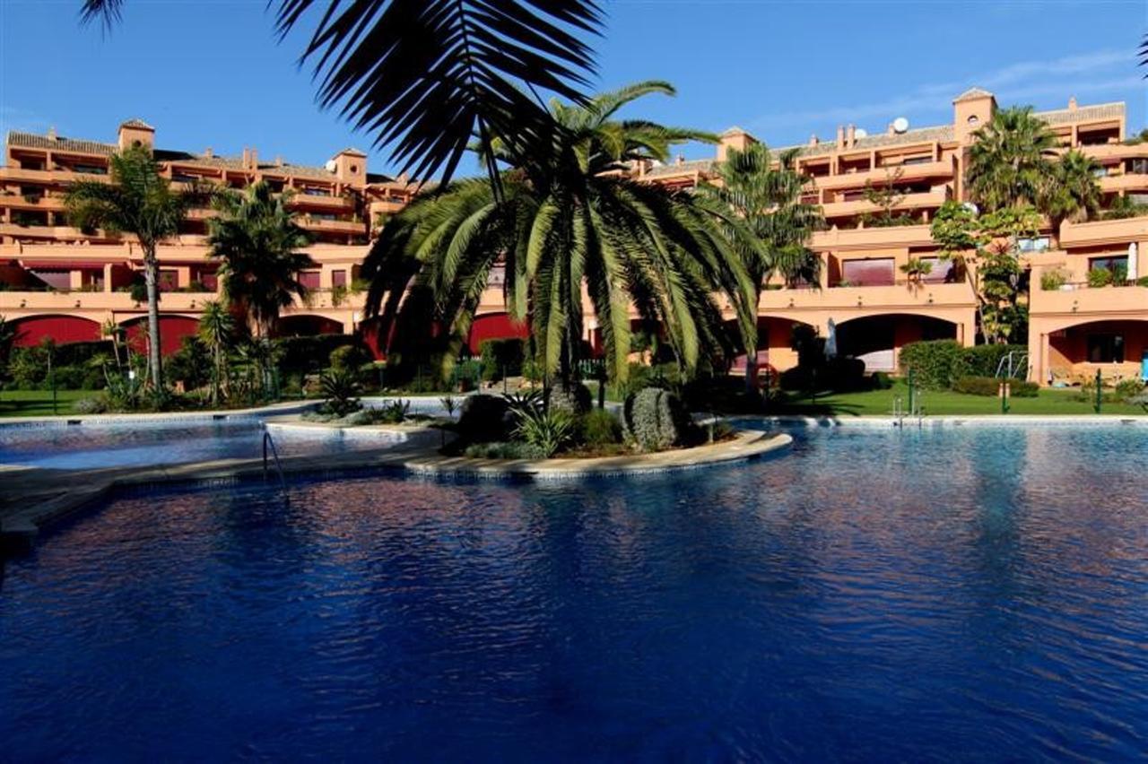 Estepona Marina Apartment ภายนอก รูปภาพ